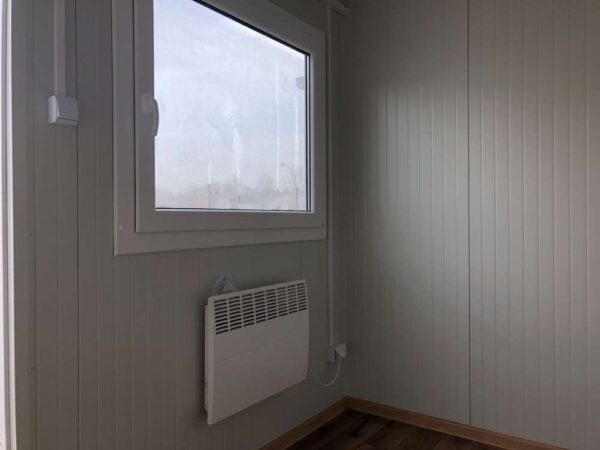 Büroinhalt 5×2,20 mit Sanitärinstallationen