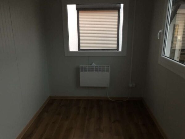 Büroinhalt 5×2,20 mit Sanitärinstallationen