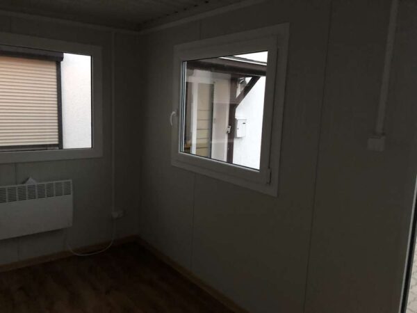 Büroinhalt 5×2,20 mit Sanitärinstallationen