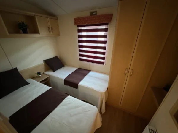 0B0D8B11-C871-4019-ADB2-B1AB6579229A.webp Atlas Amethyst Mobilheim mit 2 Schlafzimmern (11 m x 4 m)
