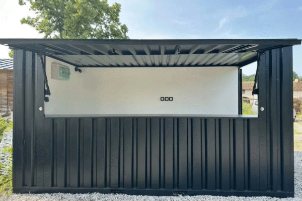 Umgebauter Container zu einer Bar/Imbissbude/Guinguette (4 x 2 m)