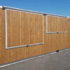 40 Fuß lange Bar aus Holzcontainern