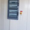 40 Fuß lange Bar aus Holzcontainern