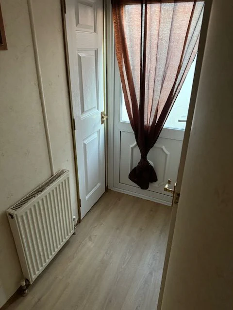 Cosalt Monaco Mobilheim mit 2 Schlafzimmern (11 m x 4 m)
