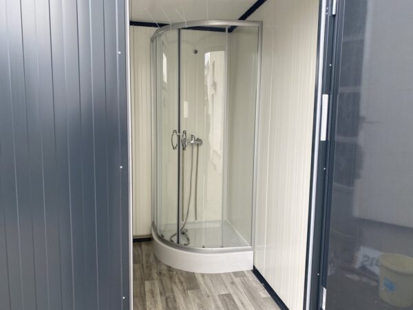 Contenedor sanitario 4x2m WC double con duchas