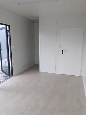 BÜROCONTAINER 21 M2 MIT TOILETTE