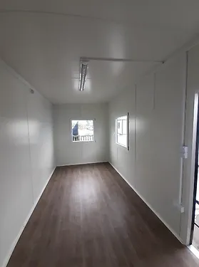 BÜROCONTAINER 21 M2 MIT TOILETTE
