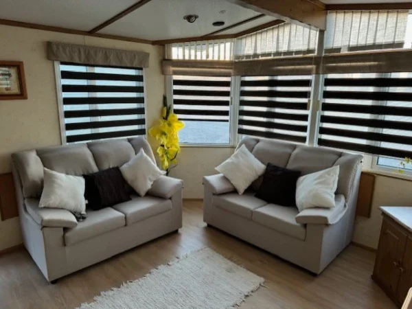 Cosalt Monaco Mobilheim mit 2 Schlafzimmern (11 m x 4 m)
