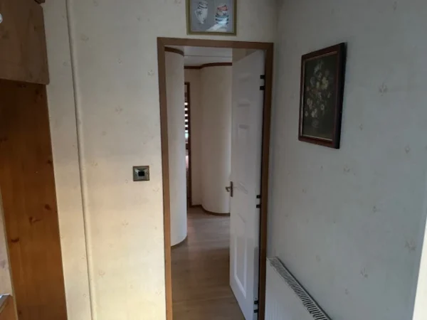 Cosalt Monaco Mobilheim mit 2 Schlafzimmern (11 m x 4 m)