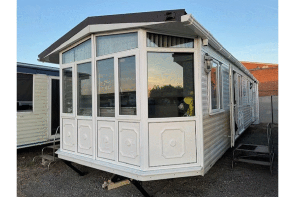 Cosalt Monaco Mobilheim mit 2 Schlafzimmern (11 m x 4 m)