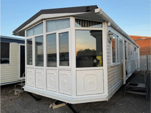 Cosalt Monaco Mobilheim mit 2 Schlafzimmern (11 m x 4 m)