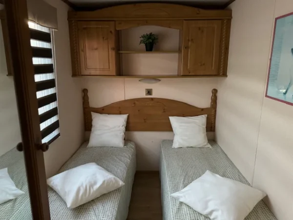 Cosalt Monaco Mobilheim mit 2 Schlafzimmern (11 m x 4 m)