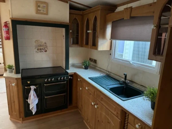 Cosalt Monaco Mobilheim mit 2 Schlafzimmern (11 m x 4 m)