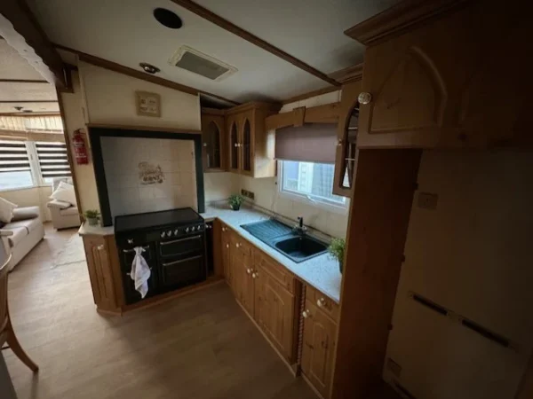 Cosalt Monaco Mobilheim mit 2 Schlafzimmern (11 m x 4 m)