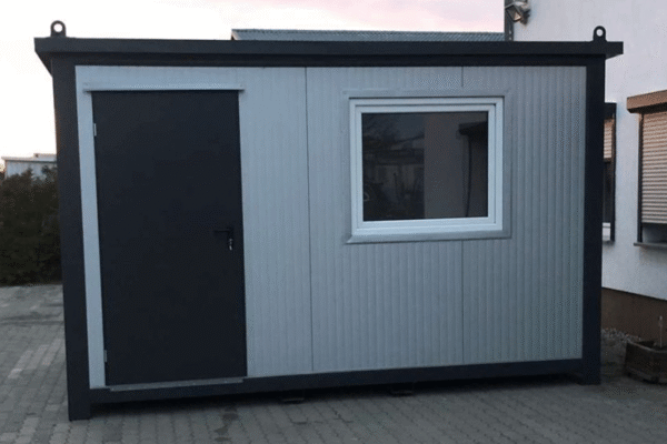 Büroinhalt 5×2,20 mit Sanitärinstallationen