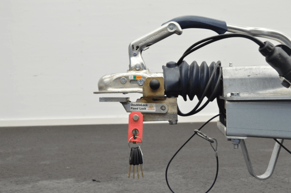 Stema WOM-XT 1300 Tauchmotor-Anhänger-Set