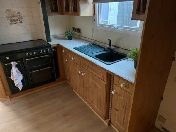 Cosalt Monaco Mobilheim mit 2 Schlafzimmern (11 m x 4 m)