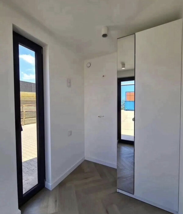 12-Meter-Containerhaus / Abmessungen: 12 x 2,4 Meter, Gewicht: 4.100 kg