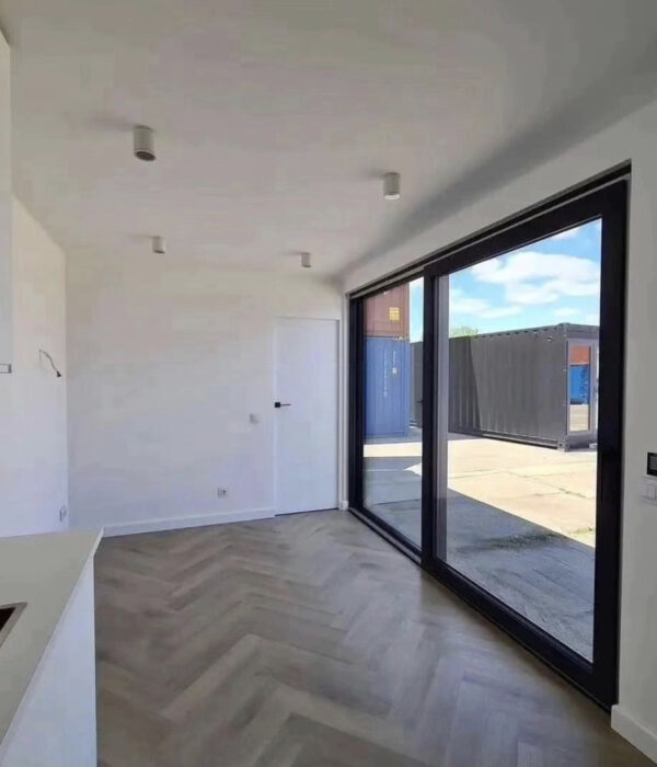 12-Meter-Containerhaus / Abmessungen: 12 x 2,4 Meter, Gewicht: 4.100 kg