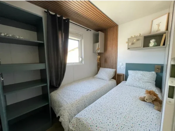 Schlafzimmer im Louisiana Ponant Mobilheim (40 m²) 3