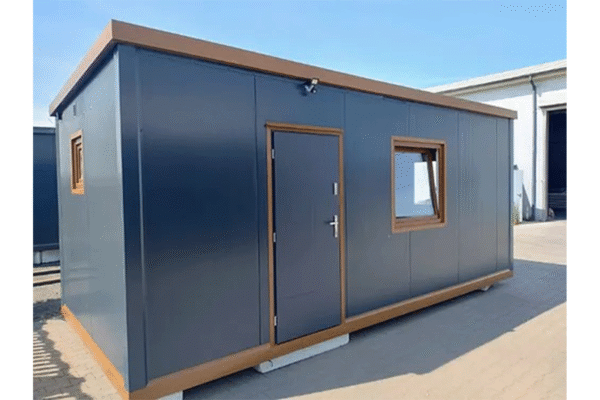 BÜROCONTAINER 21 M2 MIT TOILETTE