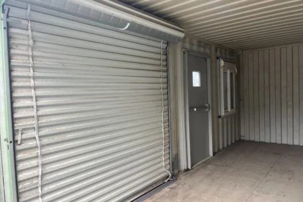 Modifizierter 20-Fuß-Container mit Fenster
