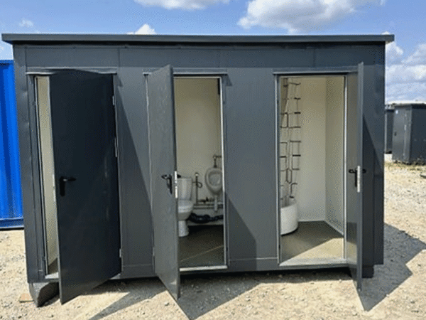 Contenedor Sanitario 3 Cabinas (WC, Urinario + Caldera, Ducha)
