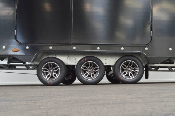 Brian James Renntransporter 7 600×230