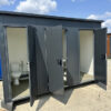 Contenedor Sanitario 3 Cabinas (WC, Urinario + Caldera, Ducha)