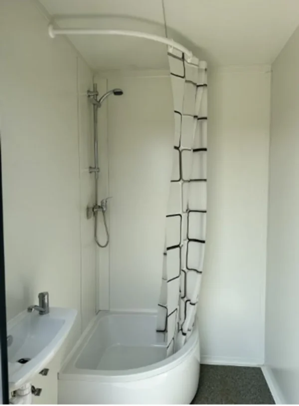 Contenedor Sanitario 3 Cabinas (WC, Urinario + Caldera, Ducha)