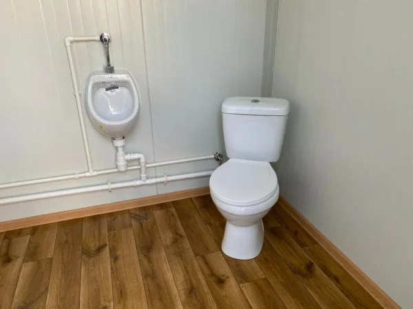 Toilette – Container mit Speichertank